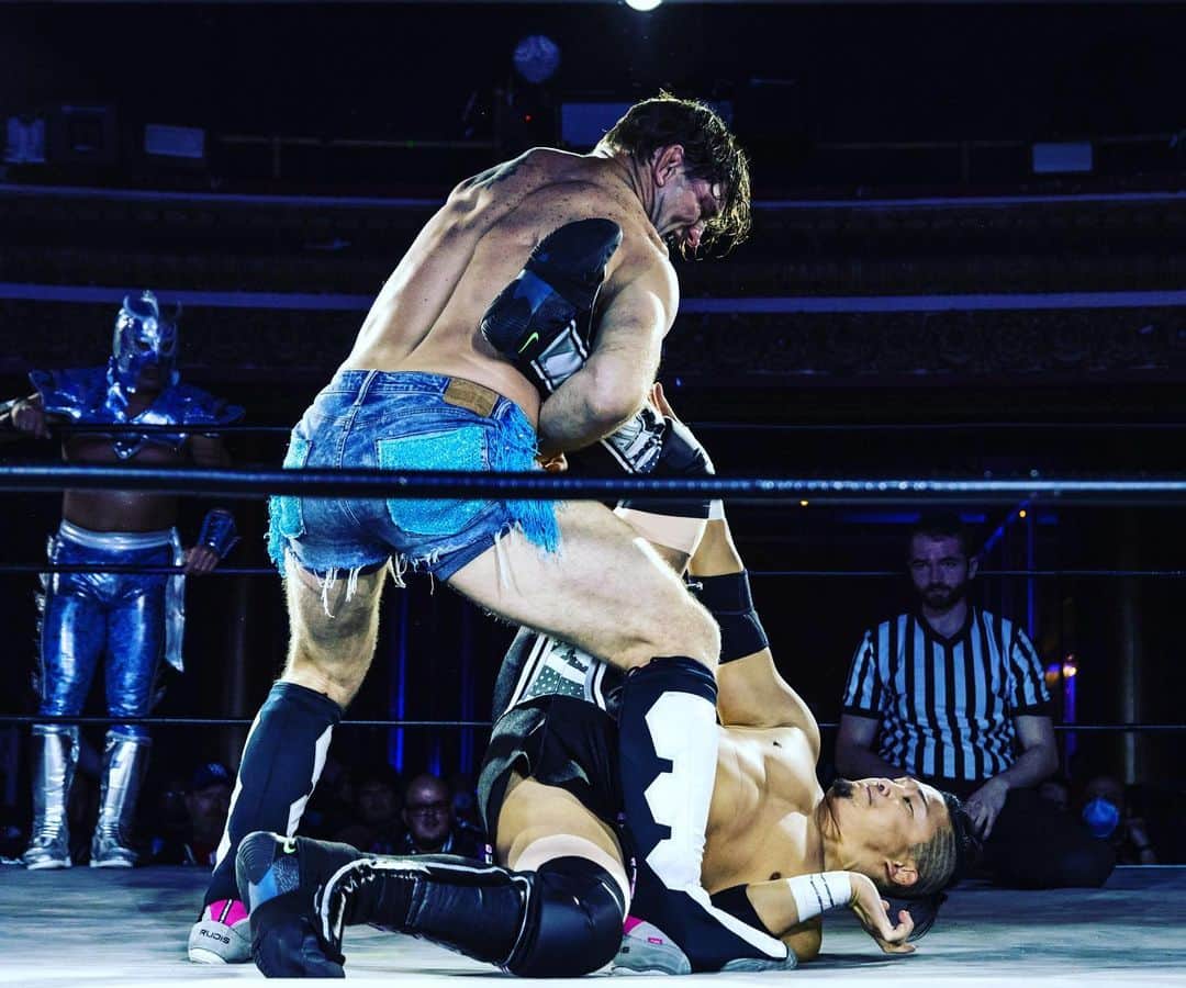のインスタグラム：「vs @filthytomlawlor」