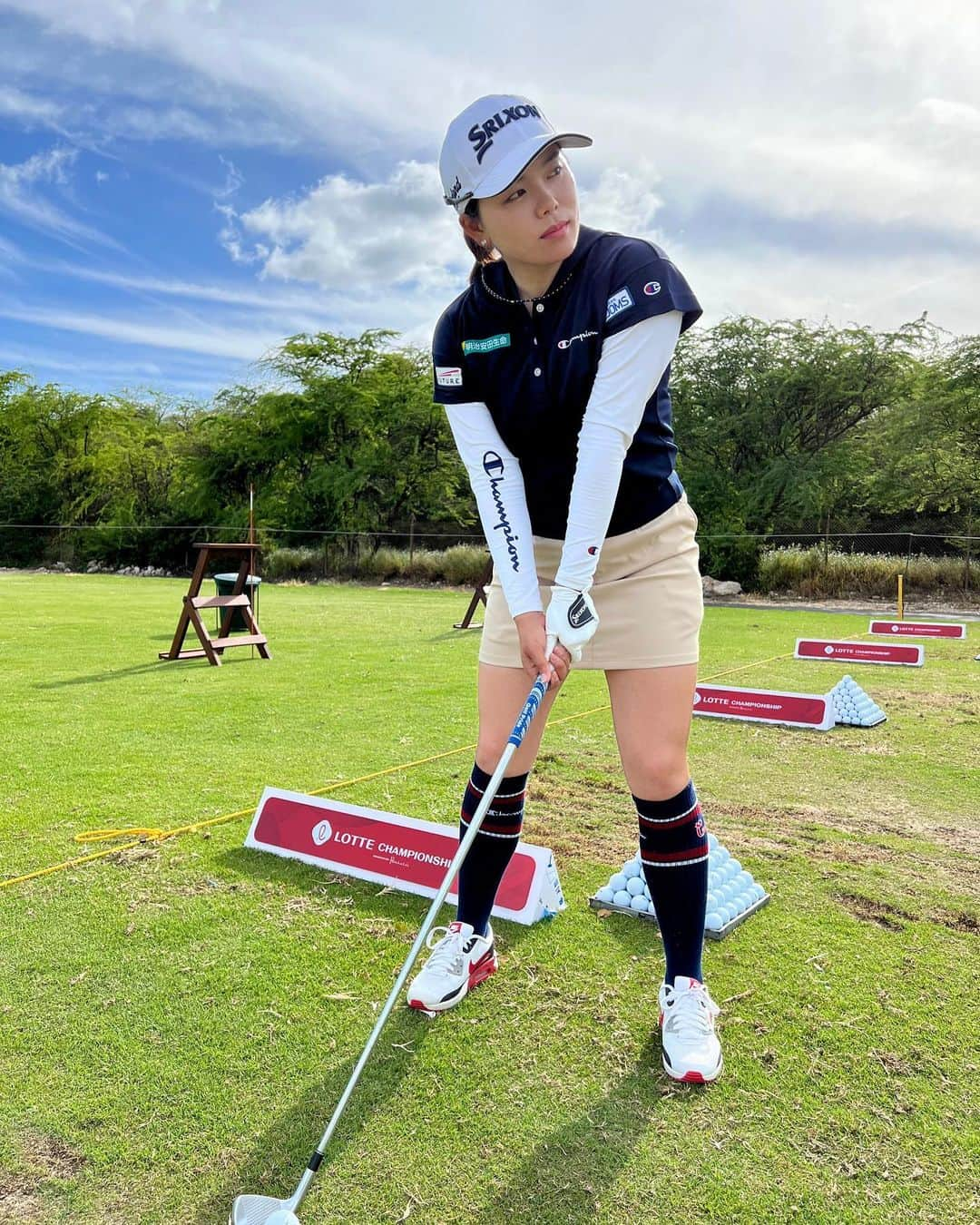 勝みなみさんのインスタグラム写真 - (勝みなみInstagram)「LPGA tour 3戦目、ボールを何回も水浴びさせてしまいました。😭 来週に向けて、しっかり身体、調子を整えて頑張ります！！！  突然ですが、私をいつもサポートしてくださっている「Champion」さんの今シーズンのメッセージをご紹介します！ 今シーズンのメッセージは…    #自分の好きを見つけよう  です！✨  皆さんは"自分の好き"をみつけていますか？  私はゴルフが大好きです！  私がゴルフで好きなところは、"正解がなく、いつも気づきと学びがある"というところです！  Championのウェアは、そんな私の好きをいつも優しく支えてくれています😌  是非みなさんも、Championのウェアを着用して、その魅力を感じてみませんか？🥰  #自分の好きを見つけよう #beyourownchampion #championjp #pr #勝みなみ #感謝」4月15日 2時09分 - minami_katsu