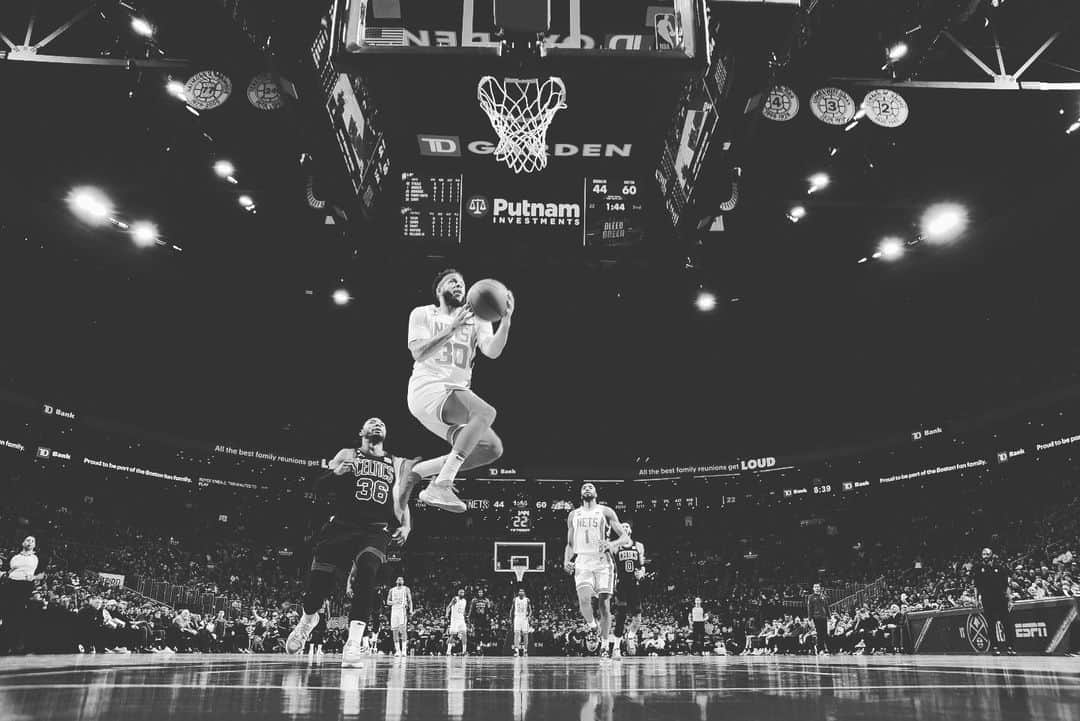 セス・カリーさんのインスタグラム写真 - (セス・カリーInstagram)「Another 82 in the books.. Now it’s the best time of the year! 🏀 #Playoffs」4月15日 2時26分 - sdotcurry