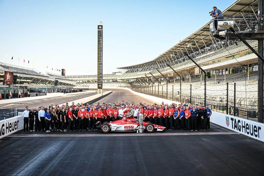 マーカス・エリクソンのインスタグラム：「50th @indycar start with @chipganassiracing this weekend at @gplongbeach ! Let’s celebrate it with a 🏆 on Sunday! Thankful for the opportunity to race for one of the best teams in the sport 🙏🏻 #ME8 #INDYCAR   @huski_chocolate  @chipganassiracing  @hondaracing_hpd」