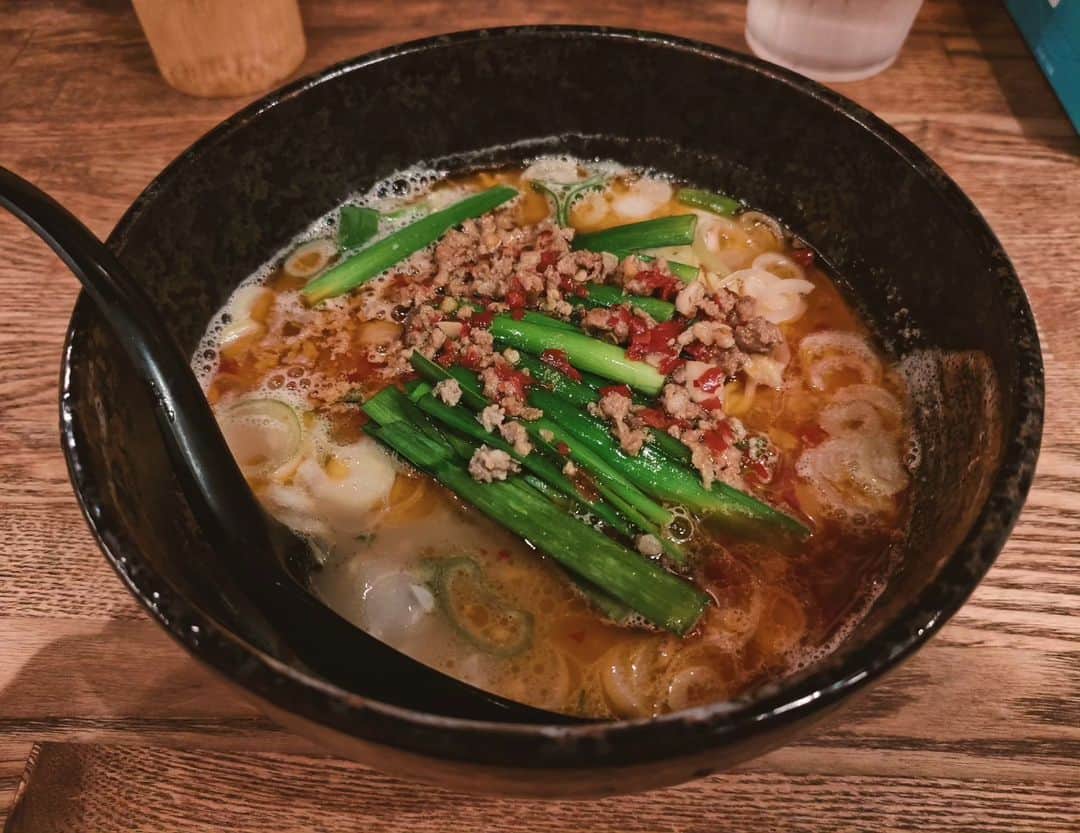 晁直 のインスタグラム：「連続で食べた！」