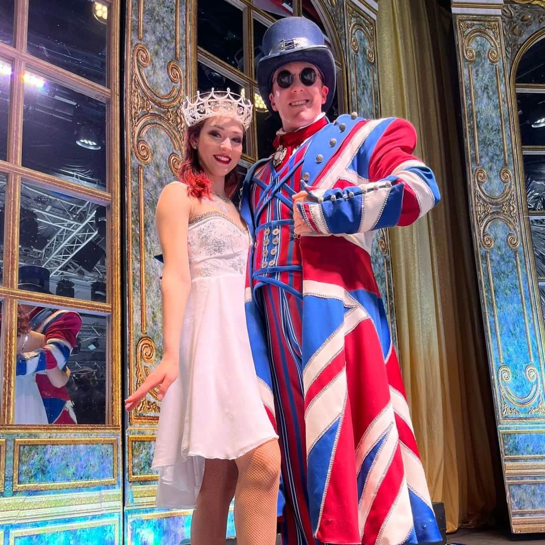 ウェスリー・キリングのインスタグラム：「Having fun on Symphony - glad to have such great people with me for the summer 🚢 . . . #royalcaribbean #symphonyoftheseas #friends #1977」