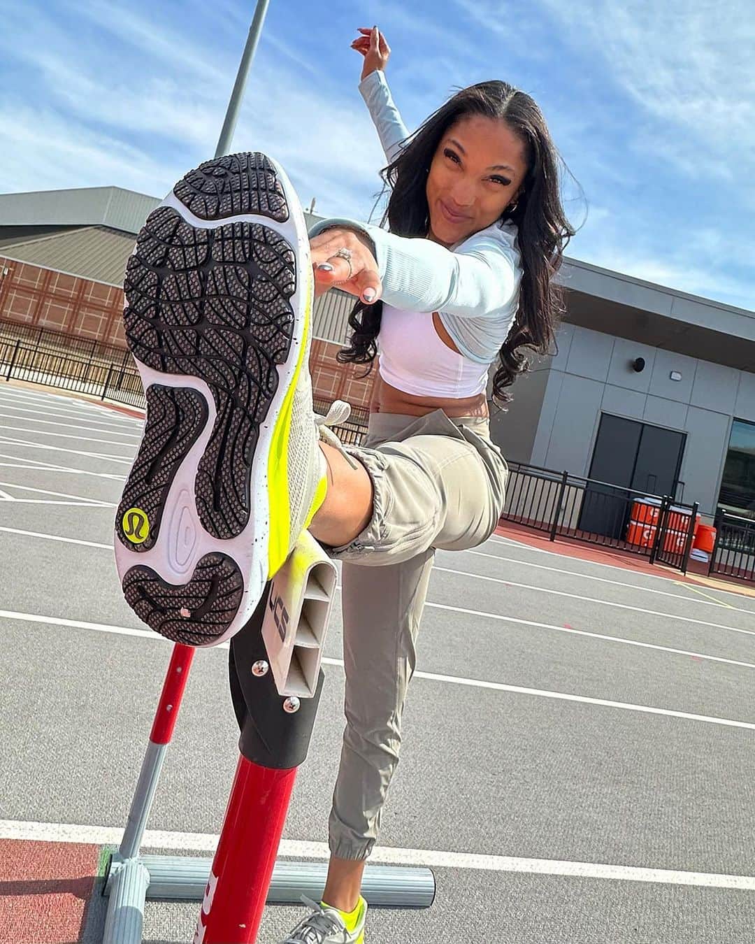 lululemonのインスタグラム：「No caffeine needed—our Ambassadors run on pure vibes and blissfeel 2. What moves you to keep going further?」
