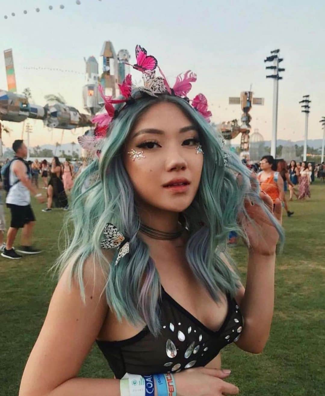 Marycakeさんのインスタグラム写真 - (MarycakeInstagram)「coachella looks throughout the years, which is your fave 1-9? 🥹 baby cake @ the end omg」4月15日 3時23分 - marycake