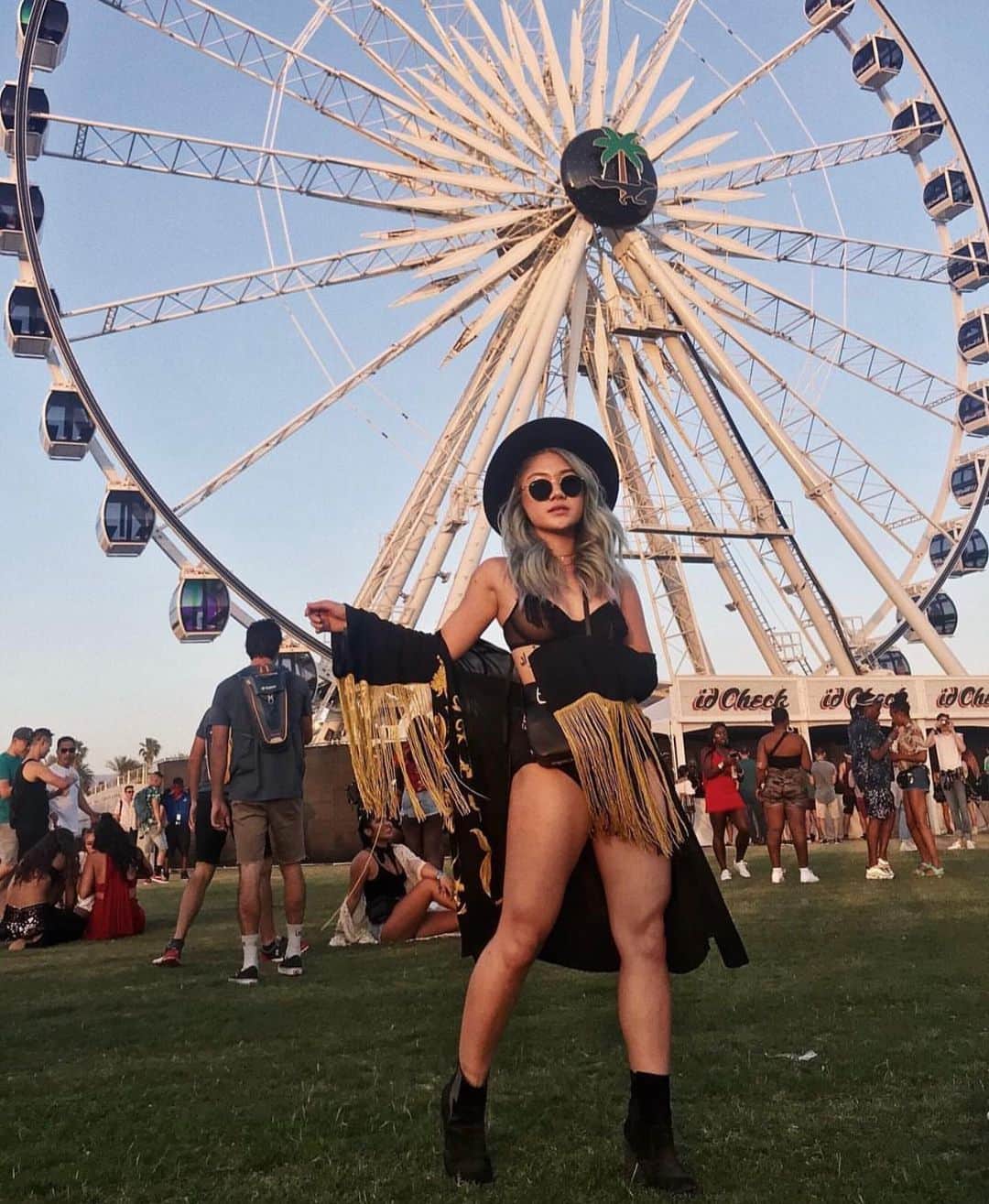 Marycakeさんのインスタグラム写真 - (MarycakeInstagram)「coachella looks throughout the years, which is your fave 1-9? 🥹 baby cake @ the end omg」4月15日 3時23分 - marycake