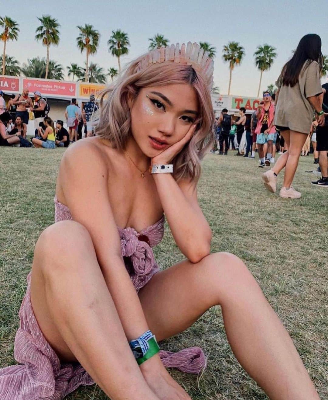 Marycakeのインスタグラム：「coachella looks throughout the years, which is your fave 1-9? 🥹 baby cake @ the end omg」