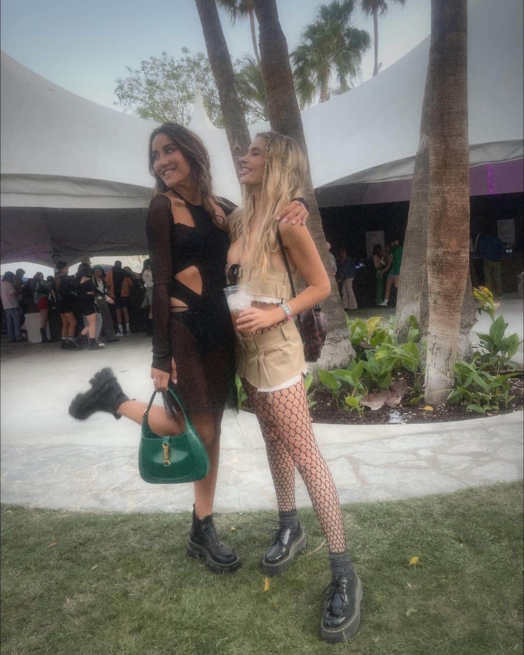 Tamara Kalinicさんのインスタグラム写真 - (Tamara KalinicInstagram)「I never skipped a #coachella since 2016 but this year we are doing some things a little bit different. So here is a throwback to some amazing times with my friends and loved ones - and you  soon find out what we are doing instead ✨ to everyone who is going - have fun and stay safe ❤️」4月15日 3時29分 - tamara