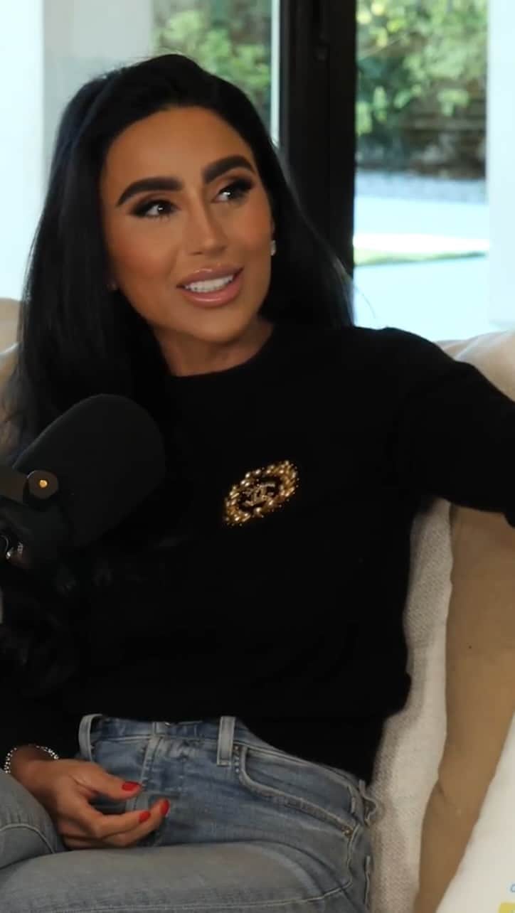リリー・ガリーチのインスタグラム：「The beautiful @lillyghalichi sits down with @nikrichie on the @factzpod to discuss many topics - especially the one that's dear to our hearts. The women of Iran #mahsaamini - what are your thoughts now? Watch full episode #linkinbio ❤️」