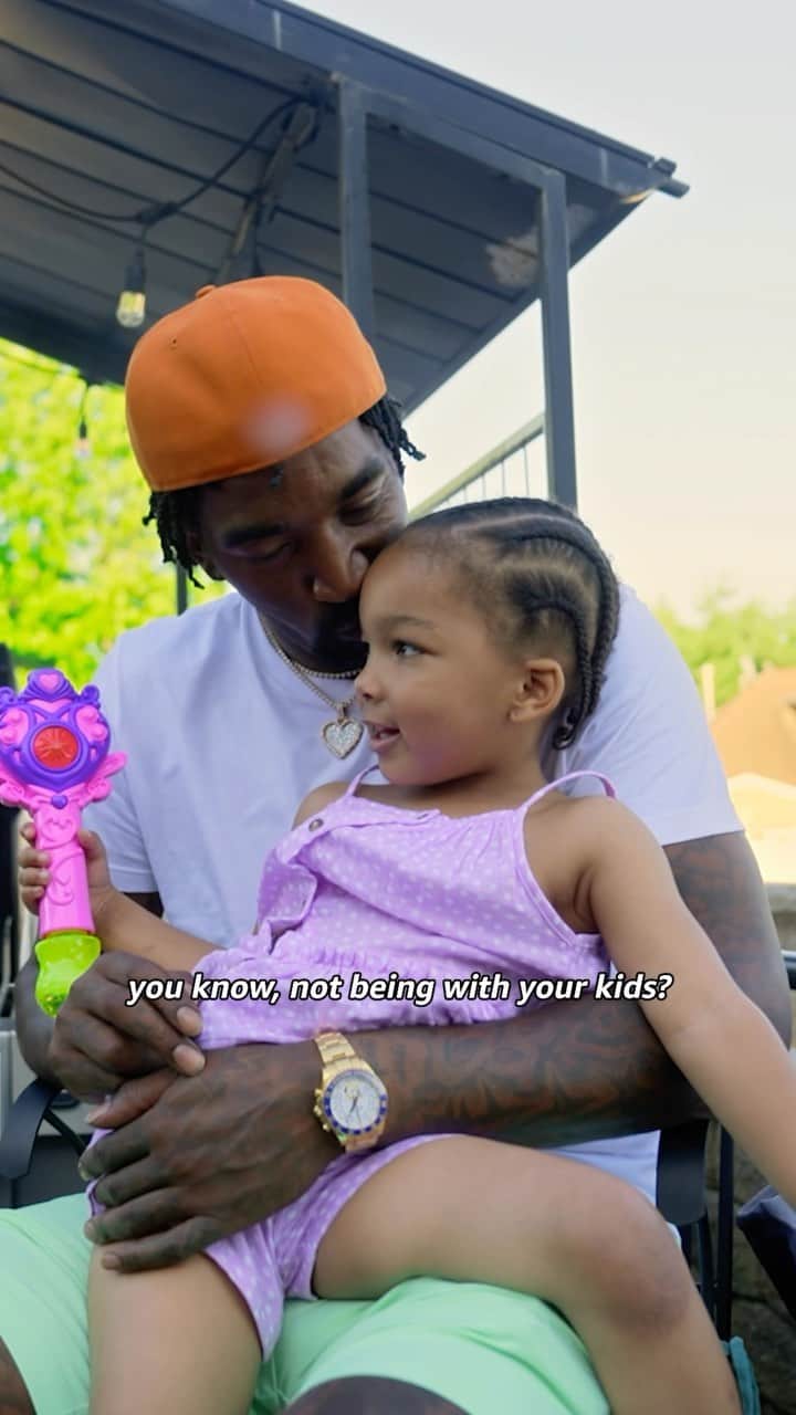 J・R・スミスのインスタグラム：「Fatherhood changed @teamswish’s life for the better 💙」