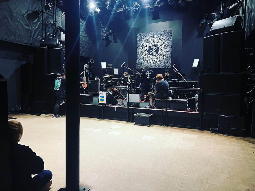 ミヤ のインスタグラム：「BRAHMANとのツーバン以来のライトハウス。 このタイミングで戻って来れてよかったです！ #mucc25th」