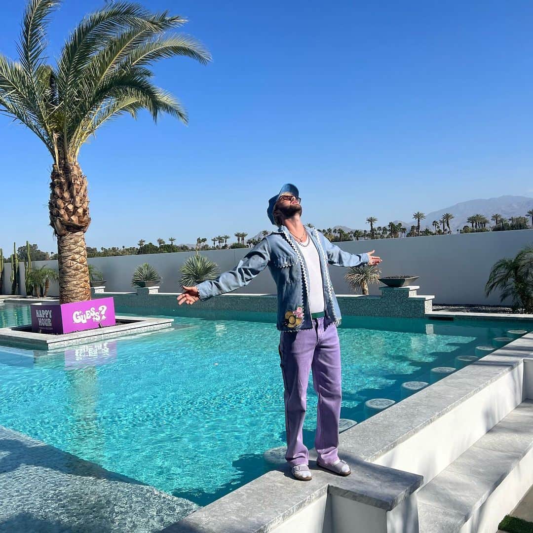 ジャック・ジョンソンのインスタグラム：「Floating 🌸」