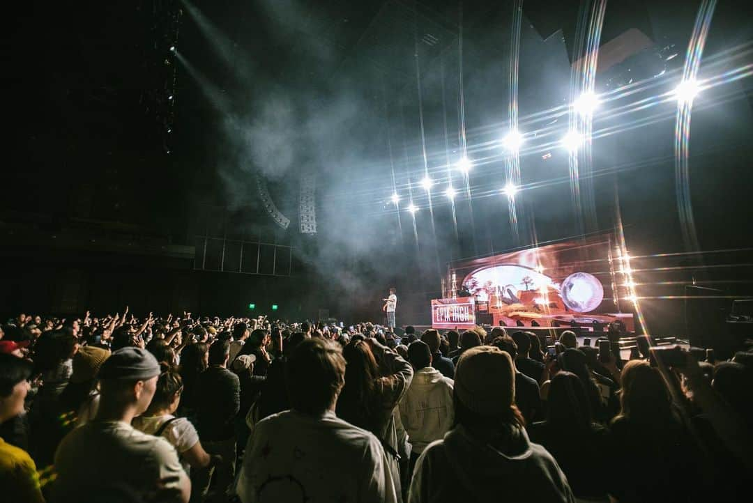 ミスラ・ジン さんのインスタグラム写真 - (ミスラ・ジン Instagram)「[Las Vegas] A.T.H 🪩🎤🚀  📸 @bobo.xxndigo  #epikhigh #에픽하이 #alltimehightour #올타임하이투어 #lasvegas #라스베가스」4月15日 14時33分 - realmithrajin