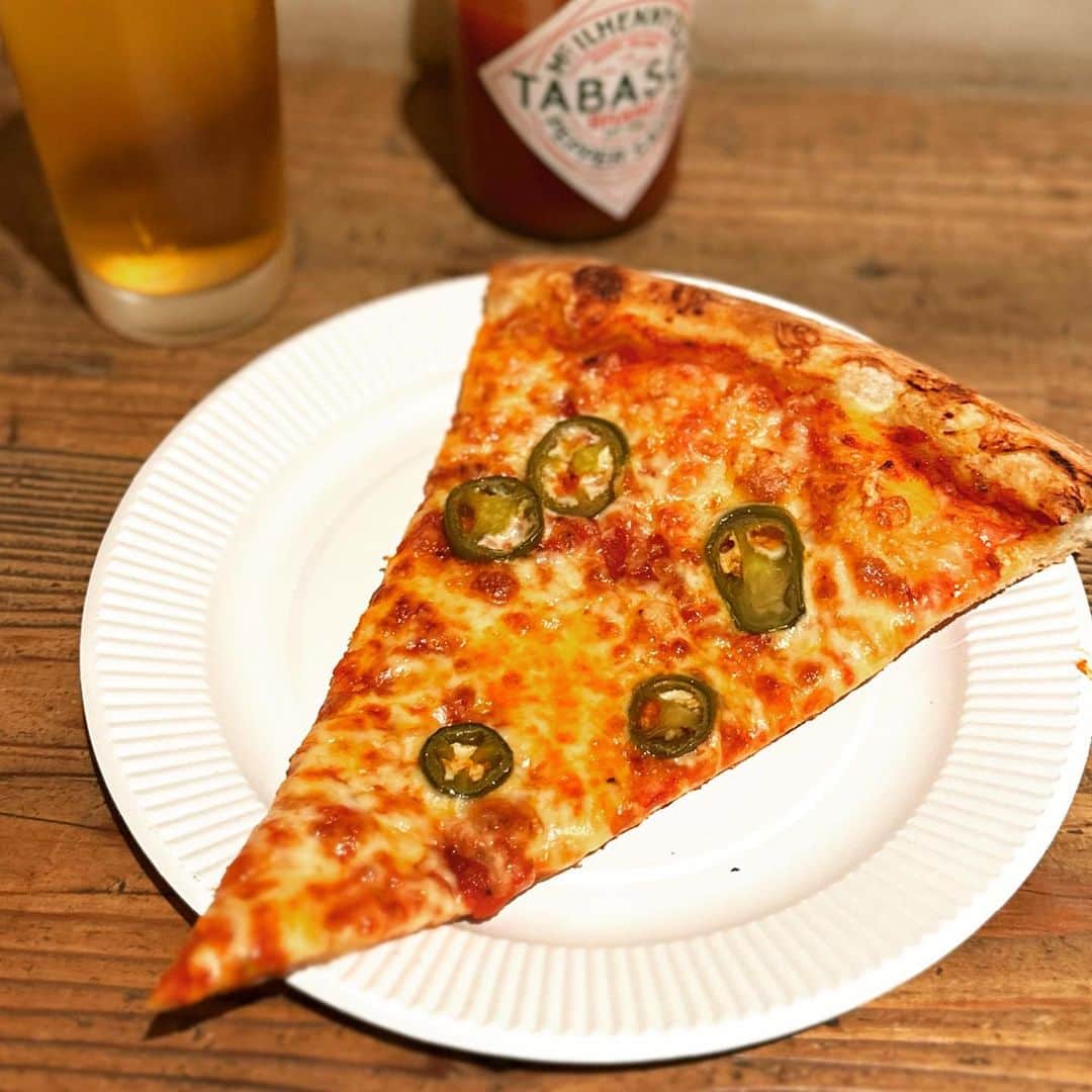 有吉弘行さんのインスタグラム写真 - (有吉弘行Instagram)「ピザピザピザピザピザピザピザピザピザピザ。 この食べ物は？ ピザ。」4月15日 14時58分 - ariyoshihiroiki