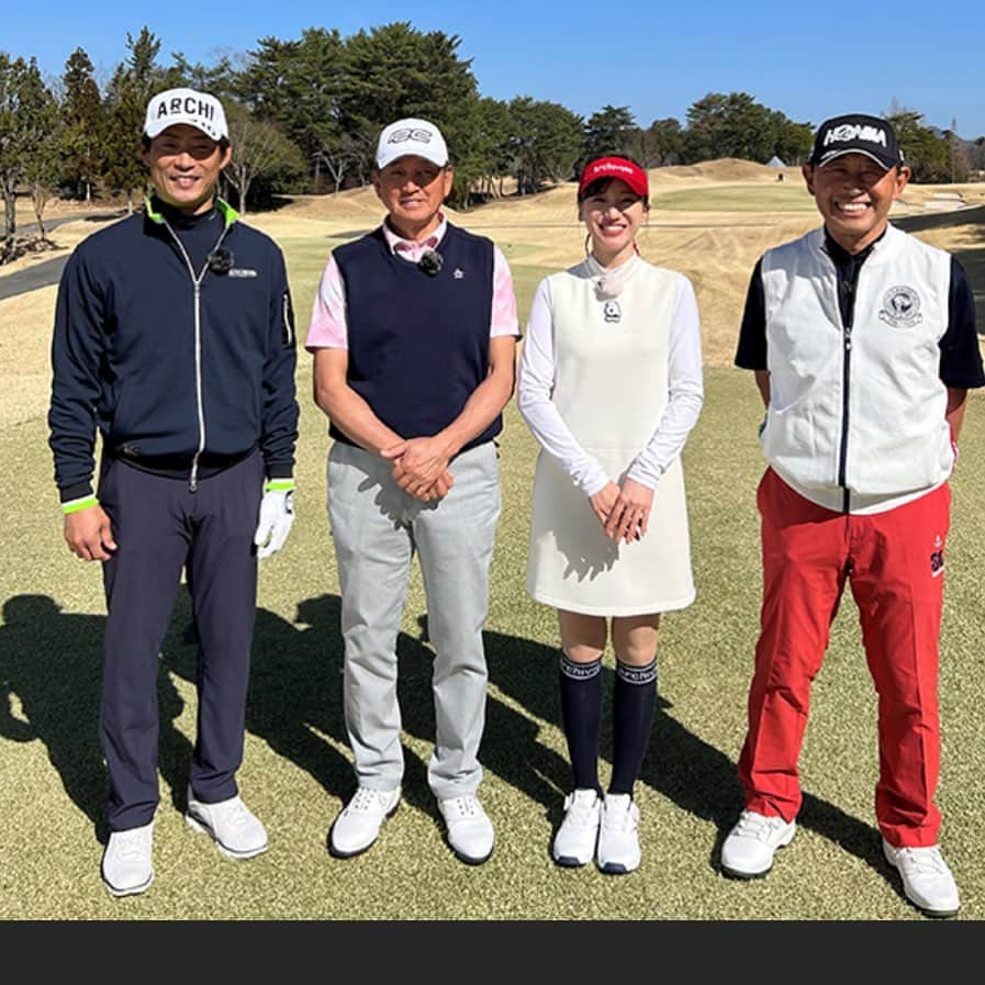 のインスタグラム：「"真弓&勝成のexpert golf”  ゴルフ番組に出演中っす⛳️  8年振りかな？ 前回出演させて頂いた時よりは上達してると思いますが沢山の考え方や技を教えて頂きました⤴️ これからのラウンドにめっちゃ役立つの間違いなし😁  イェ〜イ‼️ @archivio.official  #真弓勝成のエキスパートゴルフ  #サンテレビ  #サンテレビゴルフ  #真弓明信 さん #高橋勝成プロ  #森川侑美 さん #アルチビオ」