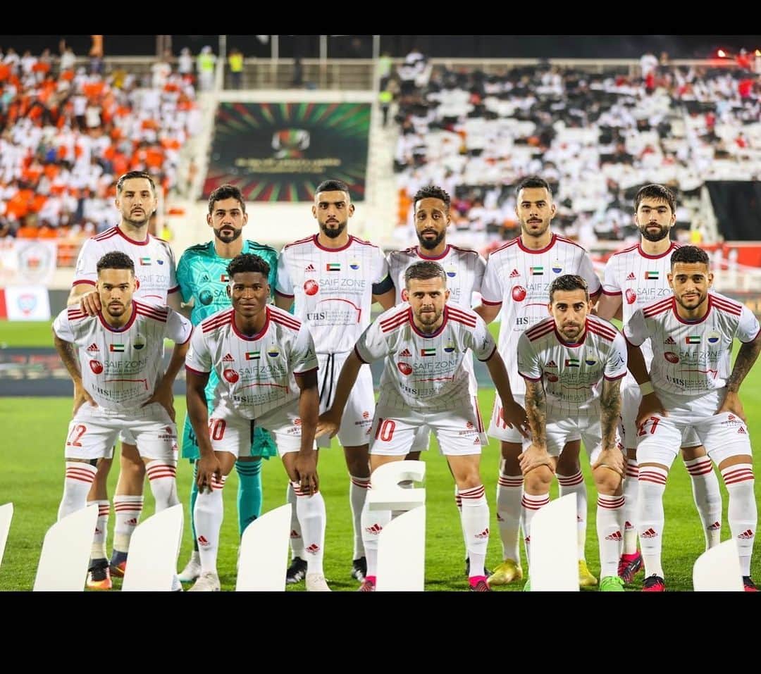 のインスタグラム：「Very proud for this team !! Again in the final come on @sharjahfc !❤️❤️❤️」