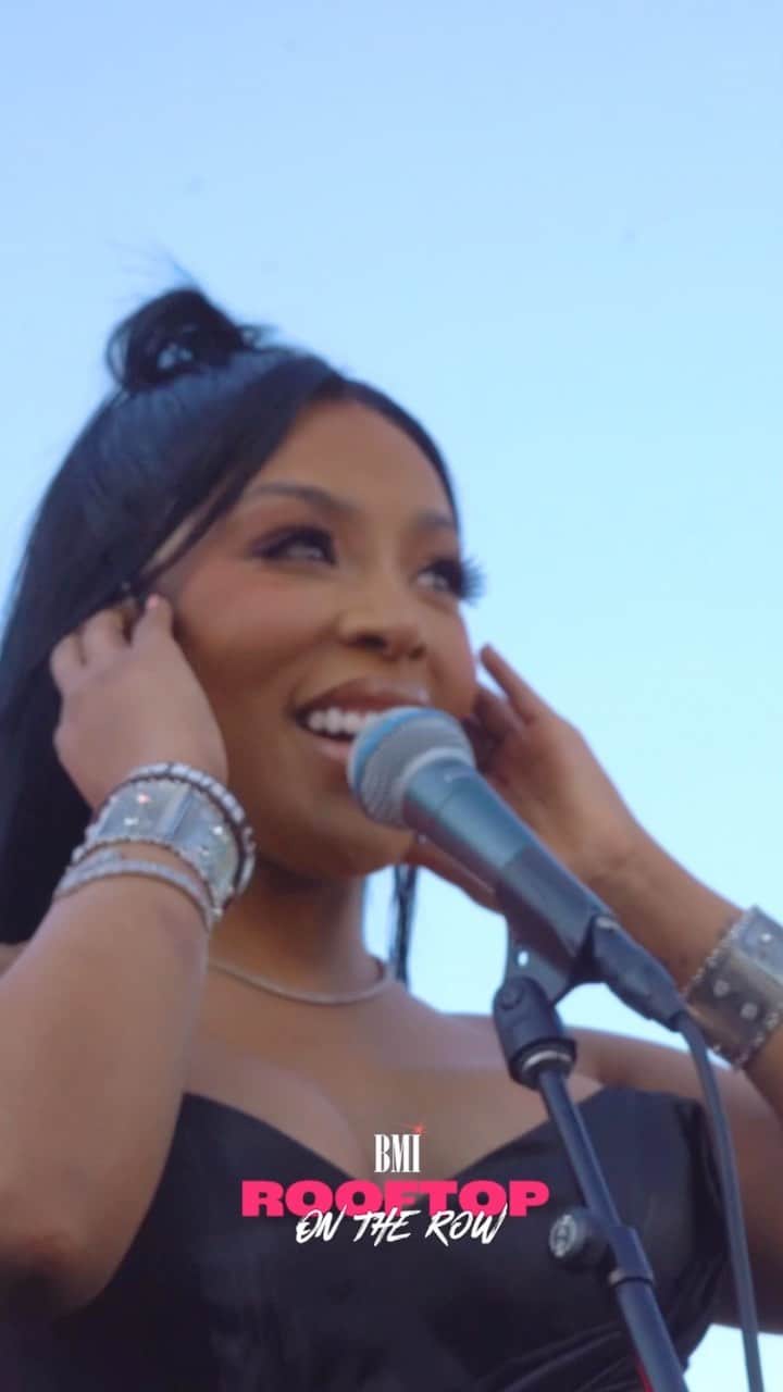 Broadcast Music, Inc.のインスタグラム：「We had an amazing night at our first Rooftop on the Row of the season with @kmichellemusic! Thanks to all of our performers, sponsors, and guests for a great evening! #BMIRooftop 🎶⚡️🎤🎸」