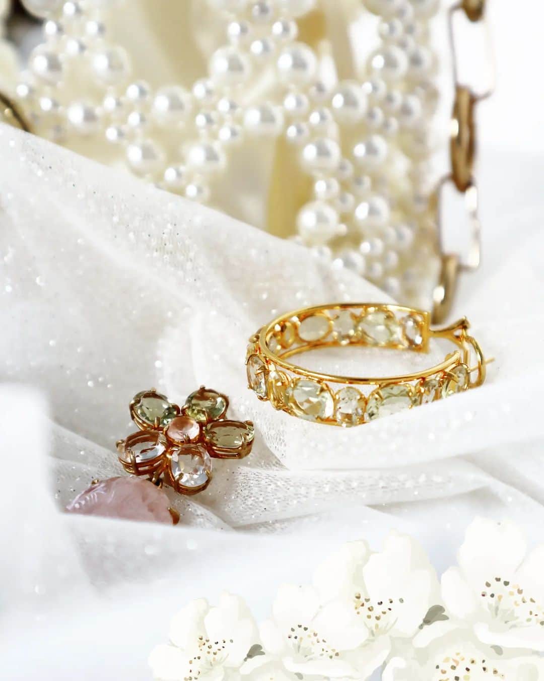バウンキットさんのインスタグラム写真 - (バウンキットInstagram)「Welcome weekend, and welcome #bridal vibes!💍 Discover our collection of fine jewelry featuring unique designs.   Take a sneak peek at our 💫Sale Selection💫 Limited time only.  #bridal #bridaljewelry #wedding #fashionstyle #jewelry #handmade #custom #spring #gold #earrings #cliponearrings #trending #bounkitnyc」4月15日 6時56分 - bounkitnyc