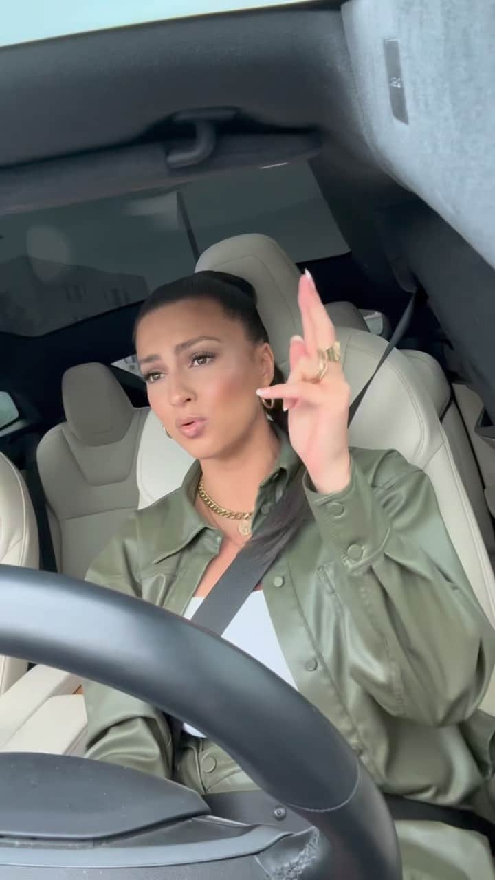 トーライ・ケリーのインスタグラム：「that LA traffic tho」