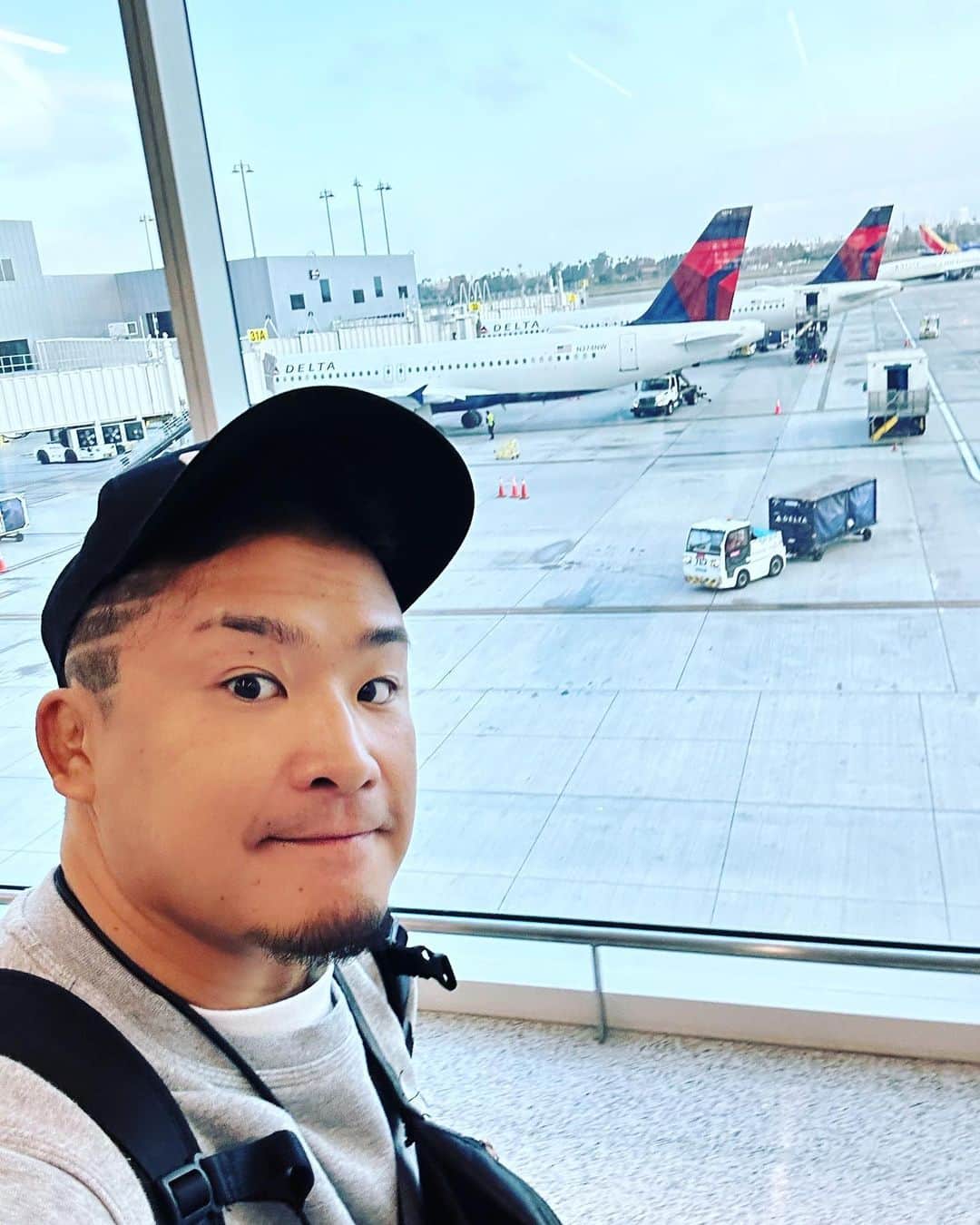 KUSHIDAのインスタグラム：「LAX ✈︎ DCA ロサンゼルスから5時間半 首都ワシントンにやってきました」