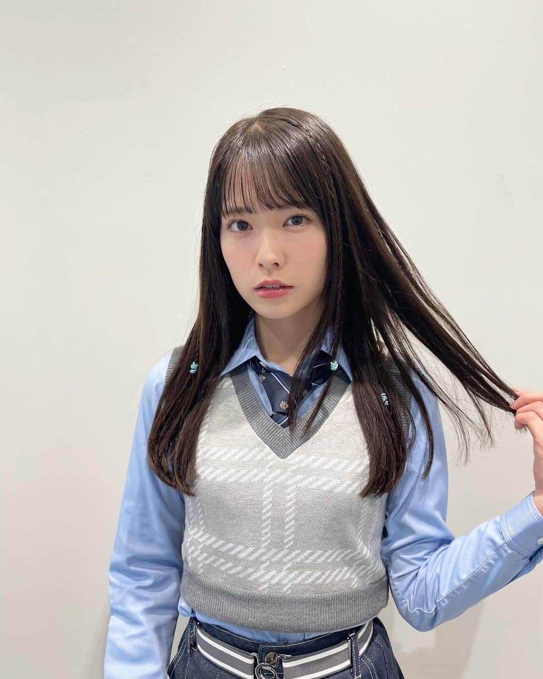 小田えりなさんのインスタグラム写真 - (小田えりなInstagram)「#バズリズム02 #どうしても君が好きだ 今回の制服はマリンスタイル👙 かな！！！💙💙💙  青好きだから嬉しい！！！ デニムのミニスカート、小学生ぶりに履いたかも！！！  次はどんな衣装かなあああああ🧛‍♂️  #ニーハイストーレトヘアーおねえさん #AKB48」4月15日 7時42分 - odenchannn