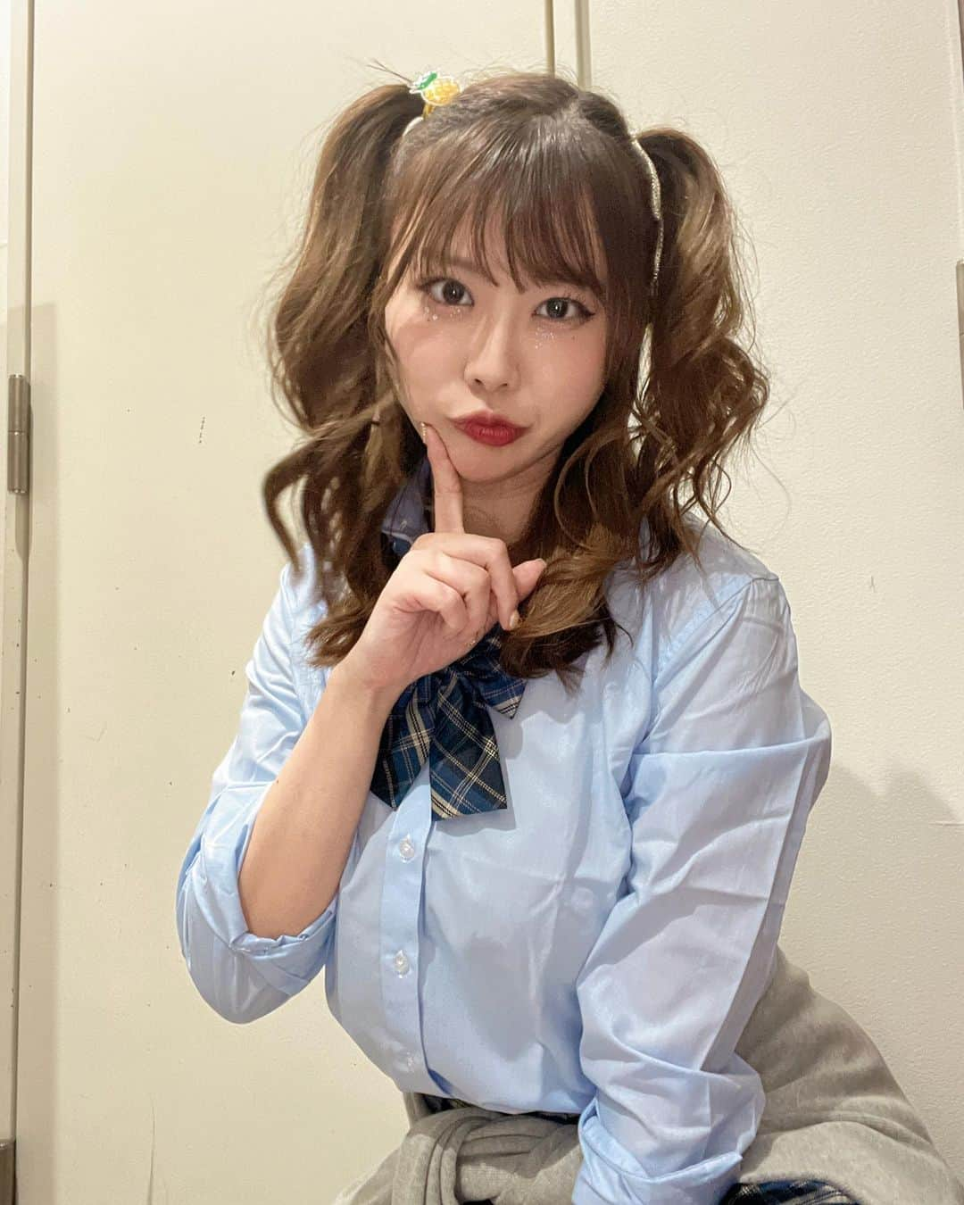 川島愛里沙のインスタグラム：「. . . . ギャルになりたかった高校時代、 なれなかった高校時代🤫🤫🤫 . . . . . . #コスプレ #高校生 #jk #ハーフツイン #GAL #followme #schoolgirl  #japanesegirl #ツインテール #ブレザー #制服 #instagood」