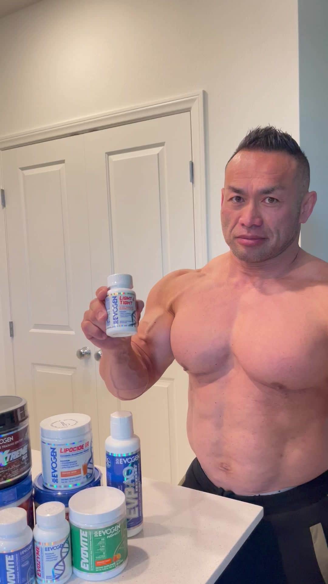 のインスタグラム：「14日間腸内クレンズ＆デトックス。3ヶ月に1回は腸内をスッキリしたい。 俺もやってます！  日本からのオーダーはプロフィールのリンクをクリック👆」