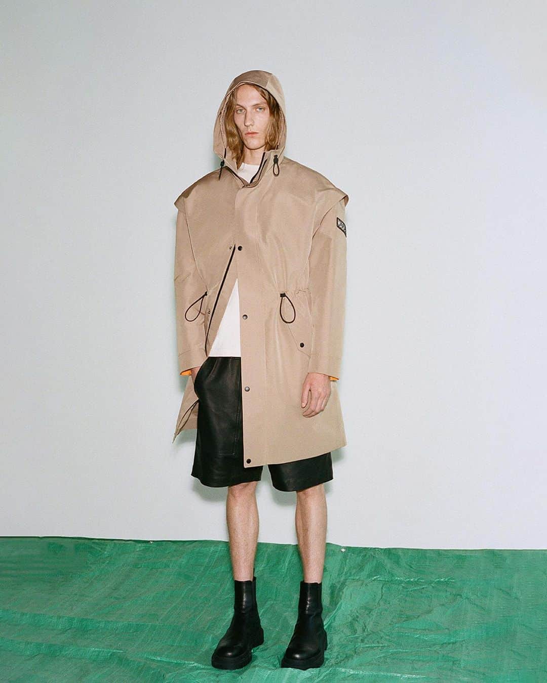 マッカージュのインスタグラム：「EDWIN, a 2-in-1 jacket with removable and machine washable liner and a 2-layer tech shell made from post-consumer recycled yarns. Seam sealed construction keeps you dry in the rain. Adjustable sleeve cuffs and an adjustable bungee waist deliver extra warmth and protection. A high-performance layer engineered with advanced technology.  #MACKAGE #MONDEMACKAGE」