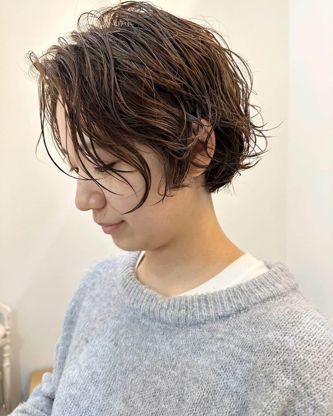 F. 梅田・中崎町エリアにある 美容室のインスタグラム：「.  人気のパーマスタイル！  @f.hair_and_relaxation」