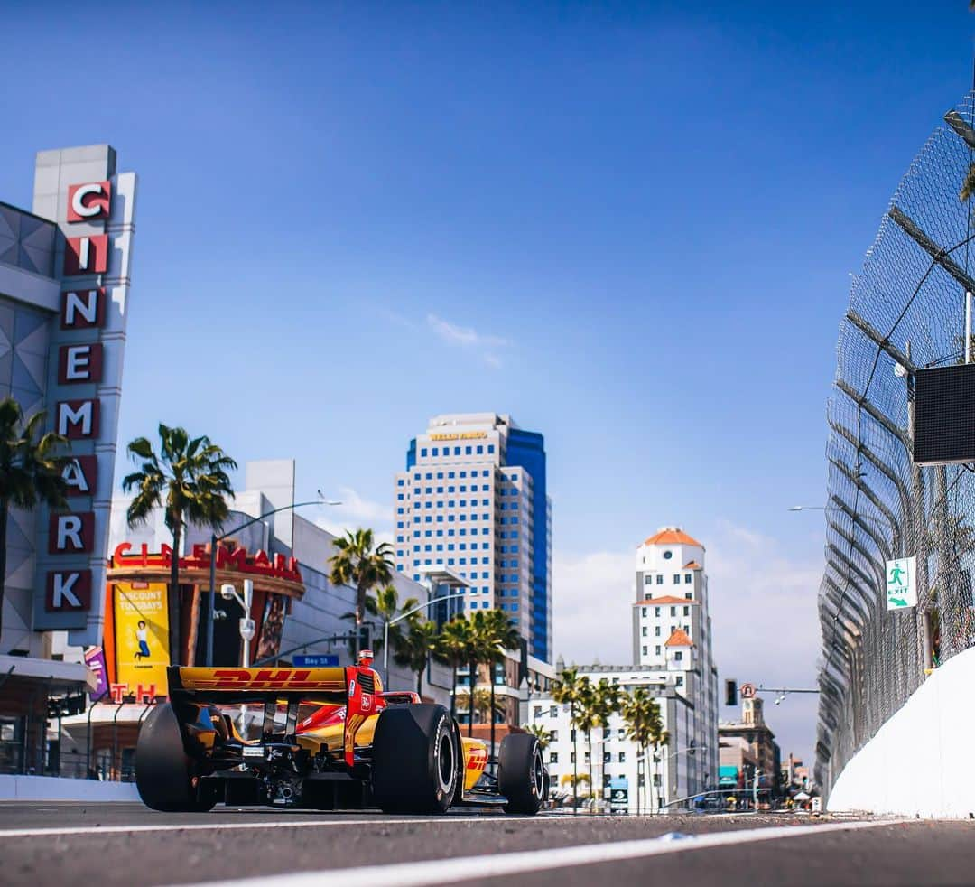 ロマン・グロージャンさんのインスタグラム写真 - (ロマン・グロージャンInstagram)「I love you too Long Beach ❤️💨💯 #cali #fans #indycars」4月15日 10時43分 - grosjeanromain