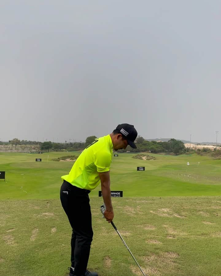 竹安俊也のインスタグラム：「3日目行ってきます⛳️  #internationalseries #vietnam  #52° #7アイアン #5w」