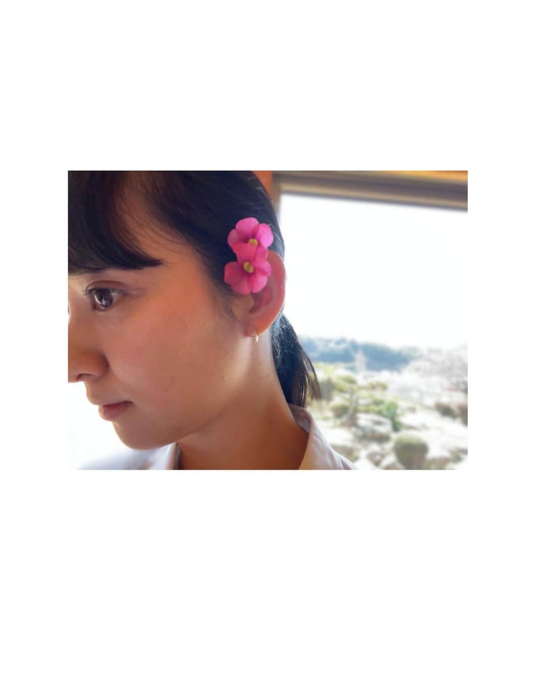 武井咲さんのインスタグラム写真 - (武井咲Instagram)「🌸元気にしていますか？  わたしは元気です😀」4月15日 11時20分 - emitakei_official