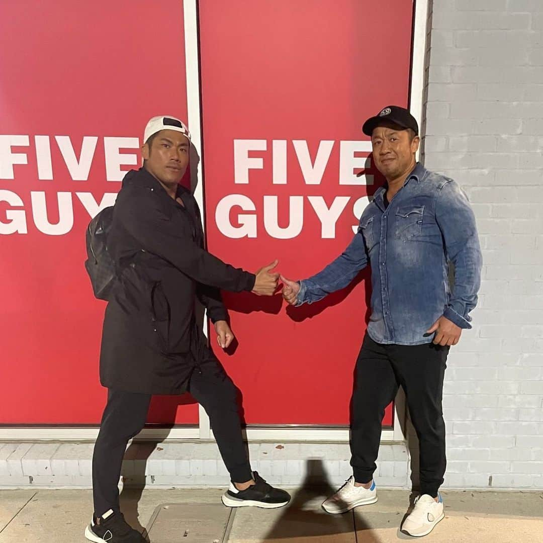 真田聖也さんのインスタグラム写真 - (真田聖也Instagram)「本社に来たら閉まってました。  #just5guys  #fiveguys」4月15日 11時21分 - seiya_sanada