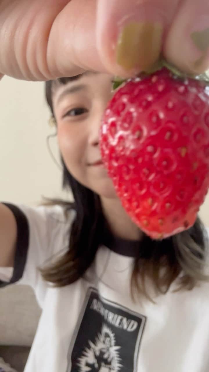 三戸なつめのインスタグラム：「いてぃごーーー🍓🍓🍓うまし🫰 #mito_natsume」