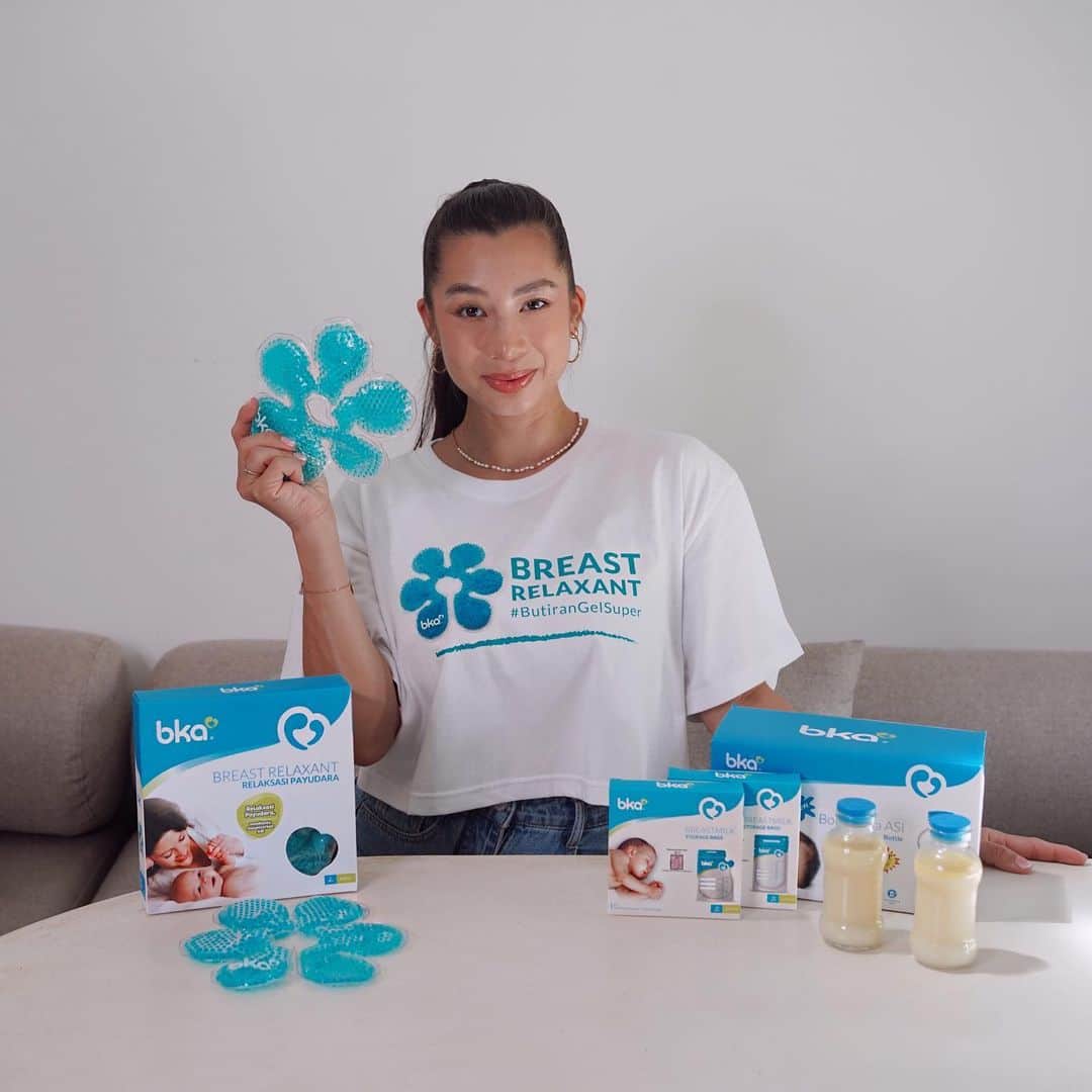 Jennifer Bachdimのインスタグラム：「Breastfeeding can be a challenging and an uncomfortable experience for many new moms. However, with Breast Relaxant and its "Butiran Gel Super" formula, you can now ensure a more comfortable and enjoyable pregnancy and breastfeeding journey. . .  Not only does Breast Relaxant help promote relaxation and comfort for tired and sore breast tissues, but it also helps maintain a healthy and consistent supply of breastmilk, ensuring that your little ones grow up to be healthy and strong. Don't let discomfort or pain take away from the special bonding experience that breastfeeding can provide, even from the time of Pregnancy for “Persiapan ASI Lancar”  Try Breast Relaxant today! @sahabatasibka」