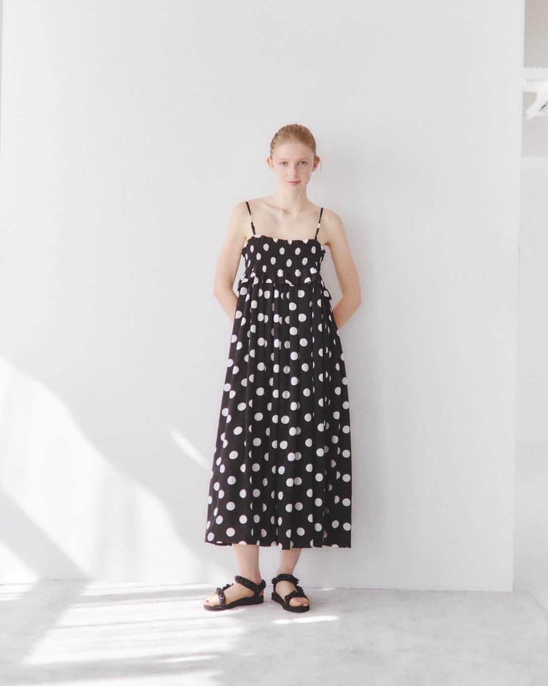 カロリナグレイサーバイシェリールのインスタグラム：「CAROLINA GLASER 2023 SPRING & SUMMER COLLECTION  #carolinaglaser #beams#springsummerfashion #springsummer2023   #カロリナグレイサー #ビームス #大人可愛い」