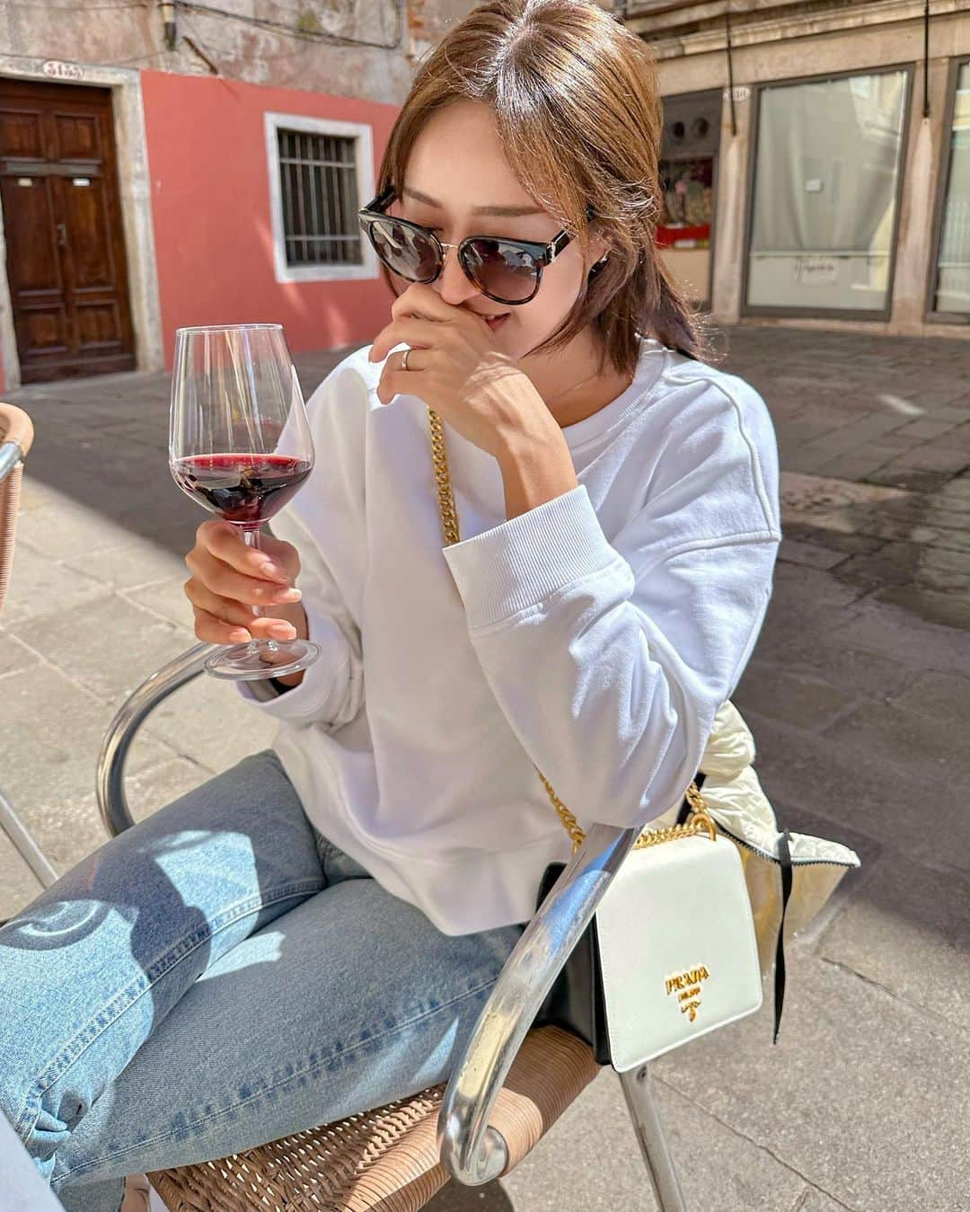 みなみさんのインスタグラム写真 - (みなみInstagram)「旅行中朝晩ワイン飲み続けて 暴飲暴食で増えた2キロ戻したよん✌︎ まじよゆう！ほぼ @beaureve_aoyama のおかげです  人間ってもともとの体重に戻ろうとするから 痩せて半年キープできたら一旦太っても痩せた時期の体重に戻ろうとしてくれるので ちょっと調整すれば余裕で痩せます✌︎ ただ、逆もそうだから怖い、でぶりたくない  #オートファジー」4月15日 12時20分 - _710132