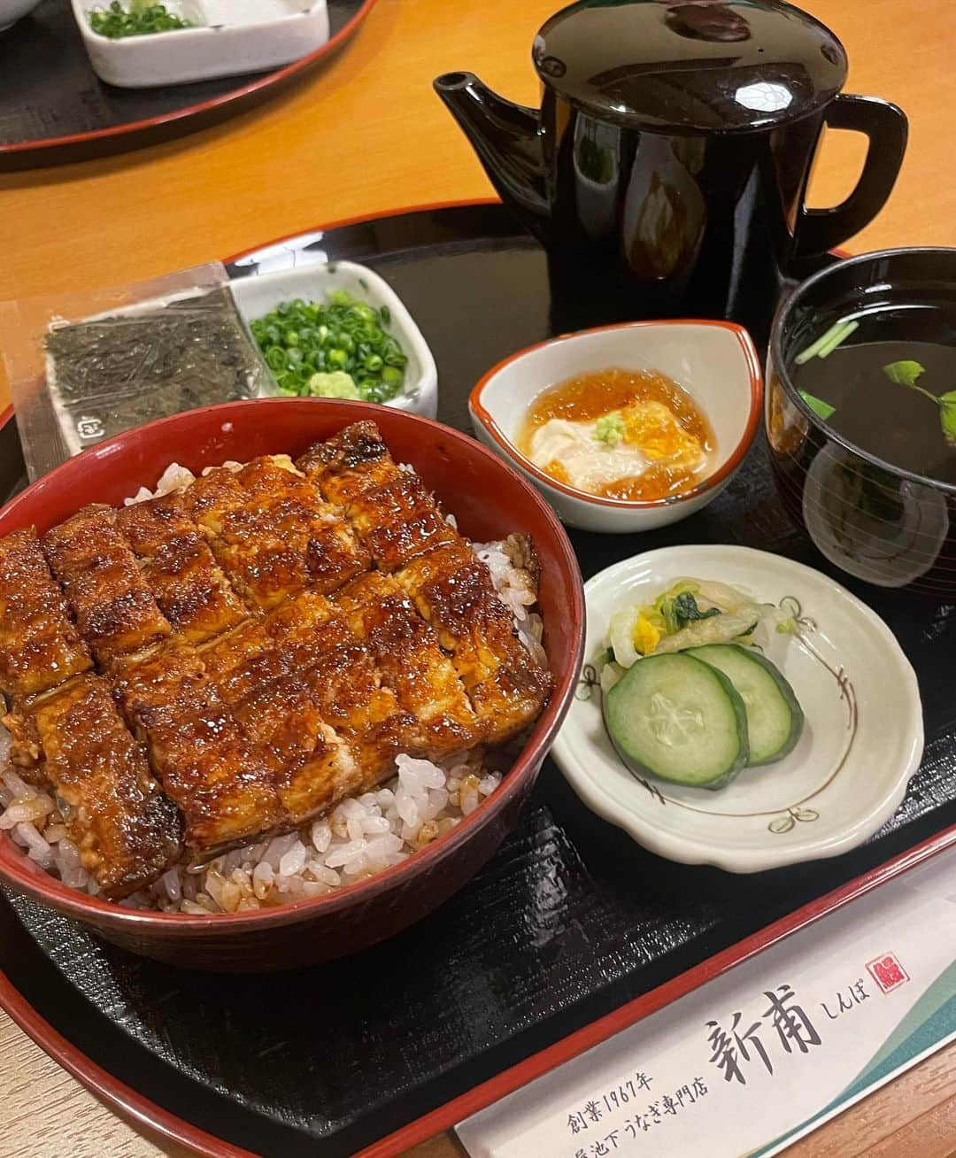 紺野ゆりさんのインスタグラム写真 - (紺野ゆりInstagram)「名古屋♡  東京出てきて18年、 考えてみたら帰省したら実家に帰るか、名古屋駅や友達の家で友達に会うことしかしてなくて、名古屋の街を歩いたのって住んでいた時ぶりってことに気づきました🫢 今回は中高過ごした街に行き、学校も通ったりしてすごく懐かしい気持ちに🥹🌿✨✨  大好きな東京の友達に自分の地元を見てもらえた気がして嬉しかったなぁ☺️☺️🫶  #名古屋 #名古屋グルメ #平和公園#新甫 #チーロバ#node_tasworks  #一宮#真清田神社」4月15日 13時12分 - yuri_konno_official