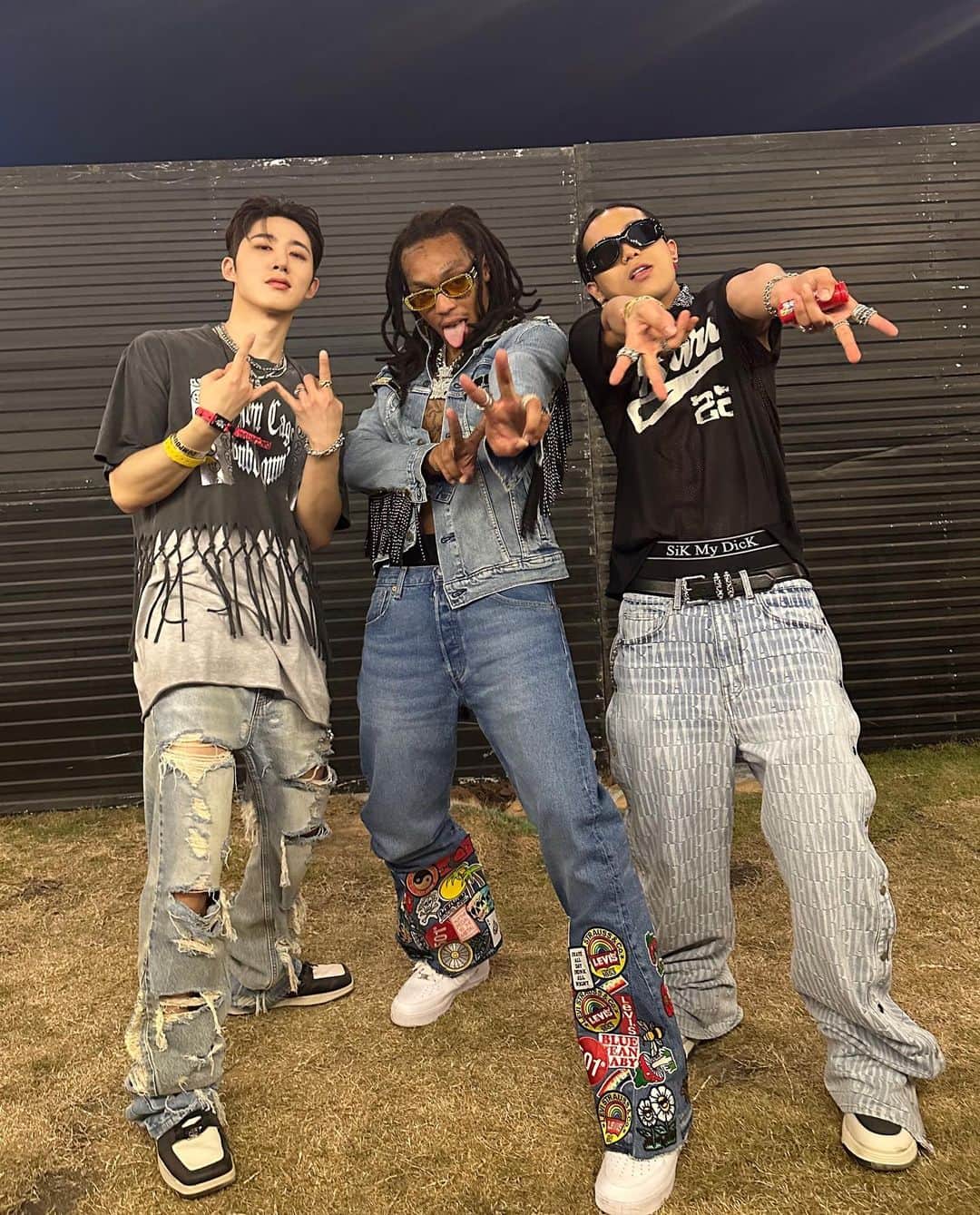 B.I（キム・ハンビン）さんのインスタグラム写真 - (B.I（キム・ハンビン）Instagram)「Meeting up with old friends and new friends! thanks for bringing us together @rollingloud @rollingloud.th   Nice pic 🔥@chrisallmeid」4月15日 13時47分 - shxxbi131