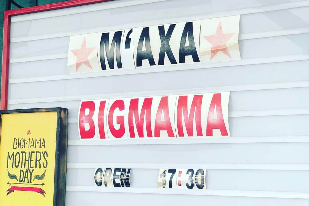 東出真緒さんのインスタグラム写真 - (東出真緒Instagram)「BIGMAMA COMPLETE TOUR 松阪MAXA . ご無沙汰ですMAXA🔥 sold out嬉しい！！ たくさんの思い出がある場所に今日また新たな1ページ✨ ありがとうございました！！  I'm glad it was sold out! Today I made another new memory in Matsuzaka. It's a wonderful venue, I will be back.  #BIGMAMA #BIGMAMACOMPLETE #松阪 #松阪maxa」4月16日 0時38分 - mao_bigmama_vn
