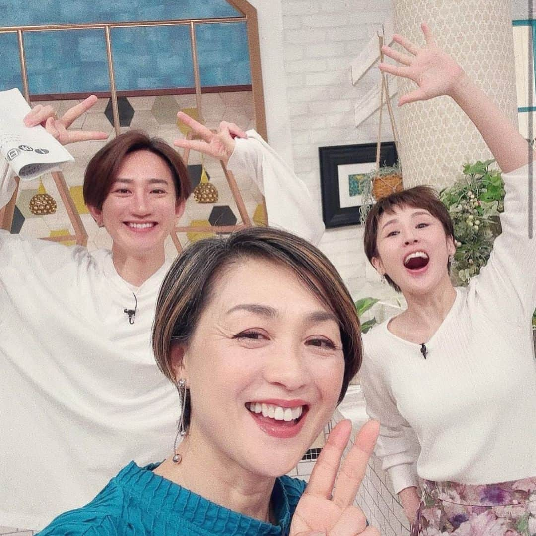 前原穂高のインスタグラム：「今回も、テレビ東京｢なないろ日和｣生放送お疲れ様でした✨  今回で僕は一度出演お休みで、次回は秋口にまたお会いしましょう🙋‍♂️  薬丸さんをはじめ皆様ありがとうございました😍  #地上波テレビ出演 #美容室経営 #美容室経営者 #美容室オーナー #経営計画 #サロン経営 #美容室集客 #マーケティング #ブランディング #商品開発」