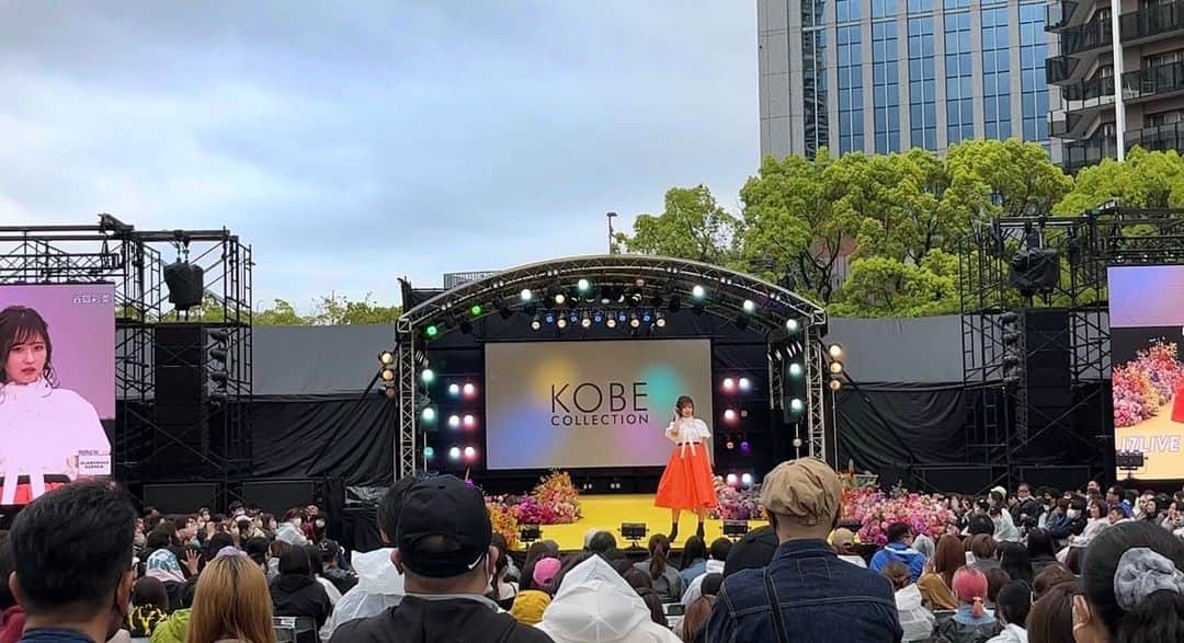 谷口彩菜さんのインスタグラム写真 - (谷口彩菜Instagram)「#神戸コレクション  ありがとうございました🤍 @kobe_collection  . ホールの開催の時、高校生の頃から何度も足を運んだ 憧れの神戸コレクションに！とっても楽しかった😭 . 初めて外でのステージでしたが お花いっぱいの神戸らしいステージで 女の子から可愛い〜って沢山聞こえたり手を振ってくださる方多くて楽しく歩けました🥰嬉しい🥲！ . また出演できるように頑張ります🤍 . . #神戸コレクション #神コレ　#東遊園地」4月15日 23時22分 - taniguchi_ayana