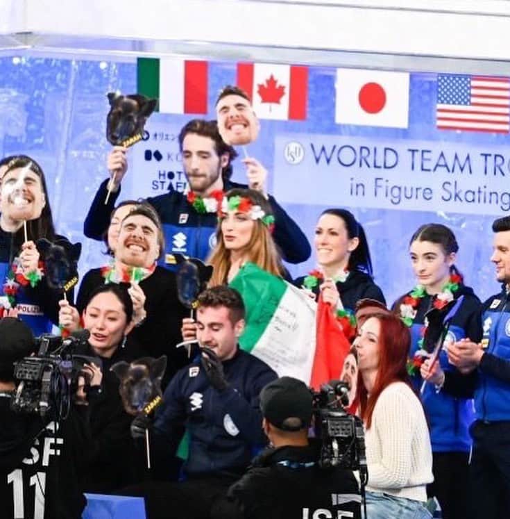マッテオ・リッツォさんのインスタグラム写真 - (マッテオ・リッツォInstagram)「A beautiful World Team Trophy as come to an end!! Thank you @miki_m_ando0403 for your amazing support❤️ me and my team are really grateful 😘 • • #Figureskating #pattinaggiosughiaccio #pattinaggiodifigura #iceskating #ice #competitions #race #olympics #japan #italiateam #fisg4passion  #icelab #fiammeazzurre #go #travel #passport #happy」4月15日 23時32分 - matteorizzoo