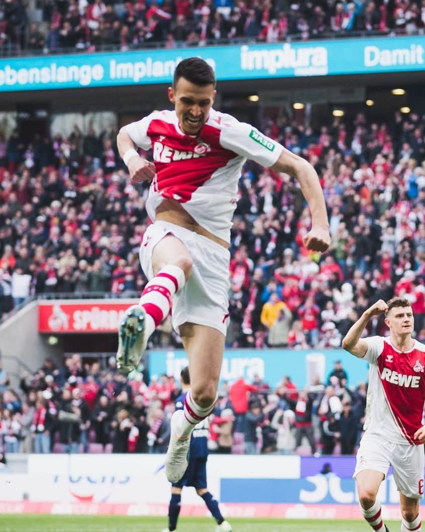 1.FCケルンのインスタグラム：「Kann man sich in einen Spielzug verlieben?! 😍 AUSGLEICH!!!!!! ___ 🐐 1:1 🎊 (51.) #KOEM05 #effzeh」