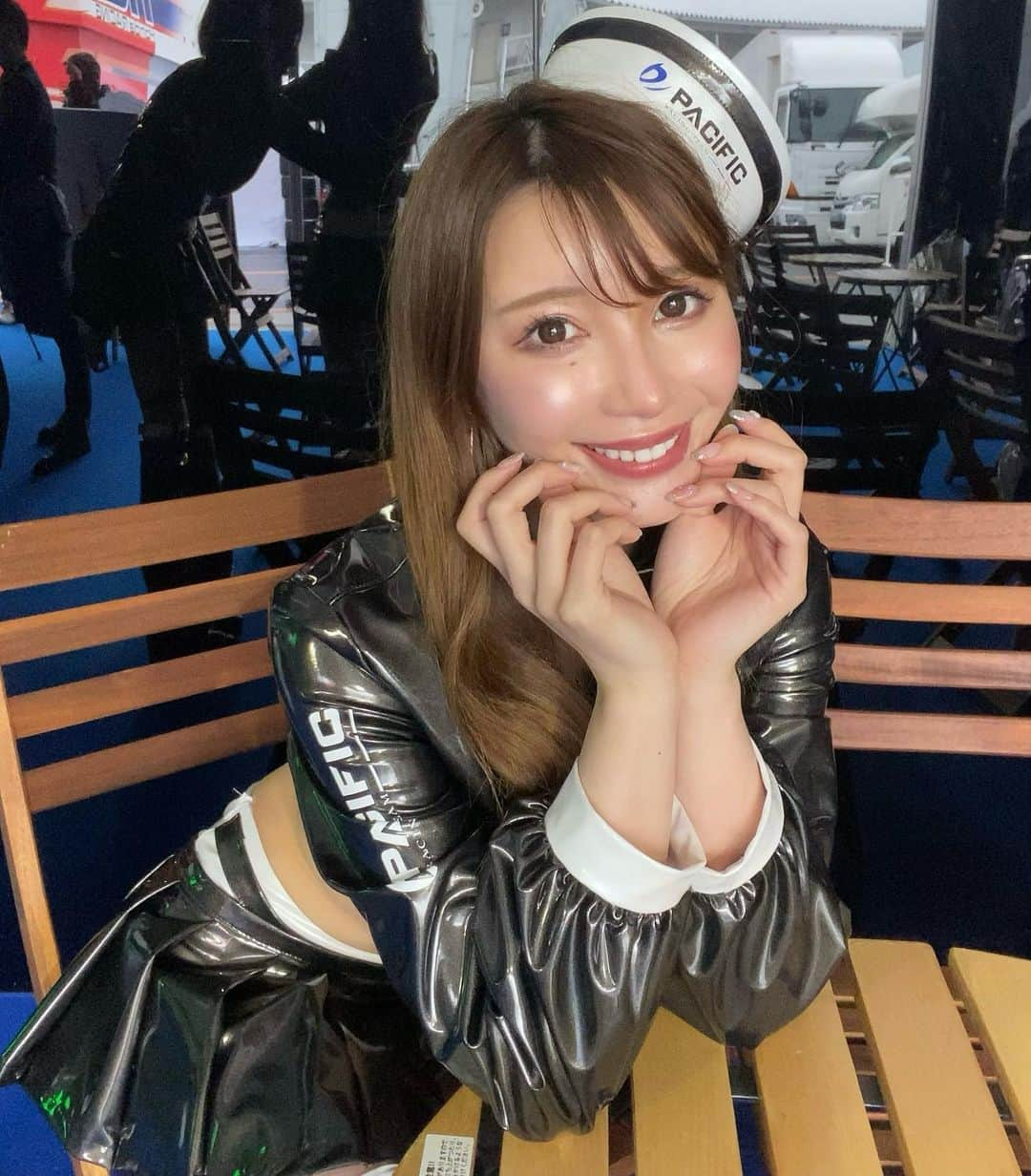 海里さんのインスタグラム写真 - (海里Instagram)「今日はレースクイーンデビューの日でした🧚‍♂️✨ 初めてのレースの世界に終始ワクワクでした🫶💕 明日も引き続き８７号車を応援していきます♪  改めてPacific JLOC angel をよろしくおねがいします🕊💕」4月15日 23時51分 - kairin_1010