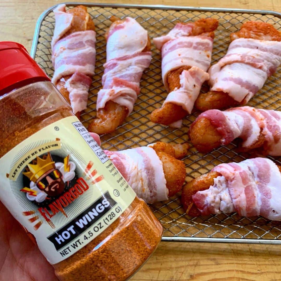 Flavorgod Seasoningsさんのインスタグラム写真 - (Flavorgod SeasoningsInstagram)「Spice up your meals preps💪🔥Free Hot Wings Seasoning!!--> with order over $50 & Free Shipping $30+ US ONLY⬇️ Click link in the bio -> @flavorgod | www.flavorgod.com🔥⁠ -⁠ Flavor God Seasonings are:⁠ 💥ZERO CALORIES PER SERVING⁠ 🌿Made Fresh⁠ 🌱GLUTEN FREE⁠ 🔥KETO FRIENDLY⁠ 🥑PALEO FRIENDLY⁠ ☀️KOSHER⁠ 🌊Low salt⁠ ⚡️NO MSG⁠ 🚫NO SOY⁠ 🥛DAIRY FREE *except Ranch ⁠ ⏰Shelf life is 24 months⁠ -⁠ Photo by: @keto_rebel⁠ -⁠ #food #foodie #flavorgod #seasonings #glutenfree #mealprep #seasonings #breakfast #lunch #dinner #yummy #delicious #foodporn⁠ ⁠」4月16日 0時00分 - flavorgod