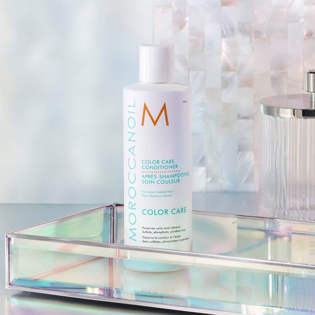 Moroccanoilさんのインスタグラム写真 - (MoroccanoilInstagram)「⭐⭐⭐⭐⭐”I love finding new products and this I enjoy! Moroccanoil’s Color Care Conditioner reduced my frizz, kept my color intact, and paired wonderfully with the Color Care Shampoo. My hair feels shiny and healthy. Would recommend if you want a color safe conditioner!” - kwhipple66」4月16日 0時30分 - moroccanoil