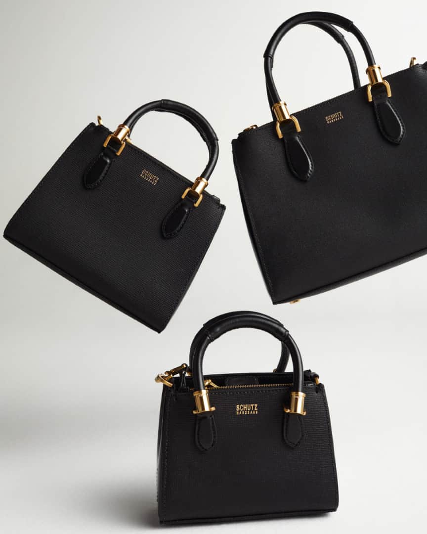 Schutzのインスタグラム：「O design marcante da bolsa Lorena é sinônimo de elegância há décadas e fica ainda mais irresistível na versão baby, mini e grande. Aposte!   #Schutz #SchutzBags」