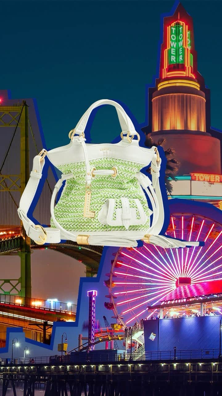 ランセルのインスタグラム：「All the essence and beauty of a journey in Palm Spring your hands.  ••• Toute l’essence d’un voyage à Palm Spring entre vos mains.  Premier Flirt – Palm Spring Animation – Raffia and Smooth Leather  #LancelParis #SS23 #LancelTwist #PremierFlirt」