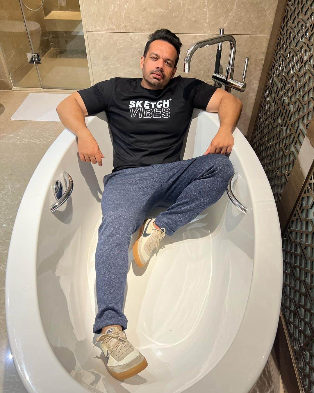 Gaurav Tanejaさんのインスタグラム写真 - (Gaurav TanejaInstagram)「Life is too short to not checkout drip from Sketchvibes. @sketchvibes.co  Link in bio #FlyingBeast」4月16日 0時32分 - taneja.gaurav