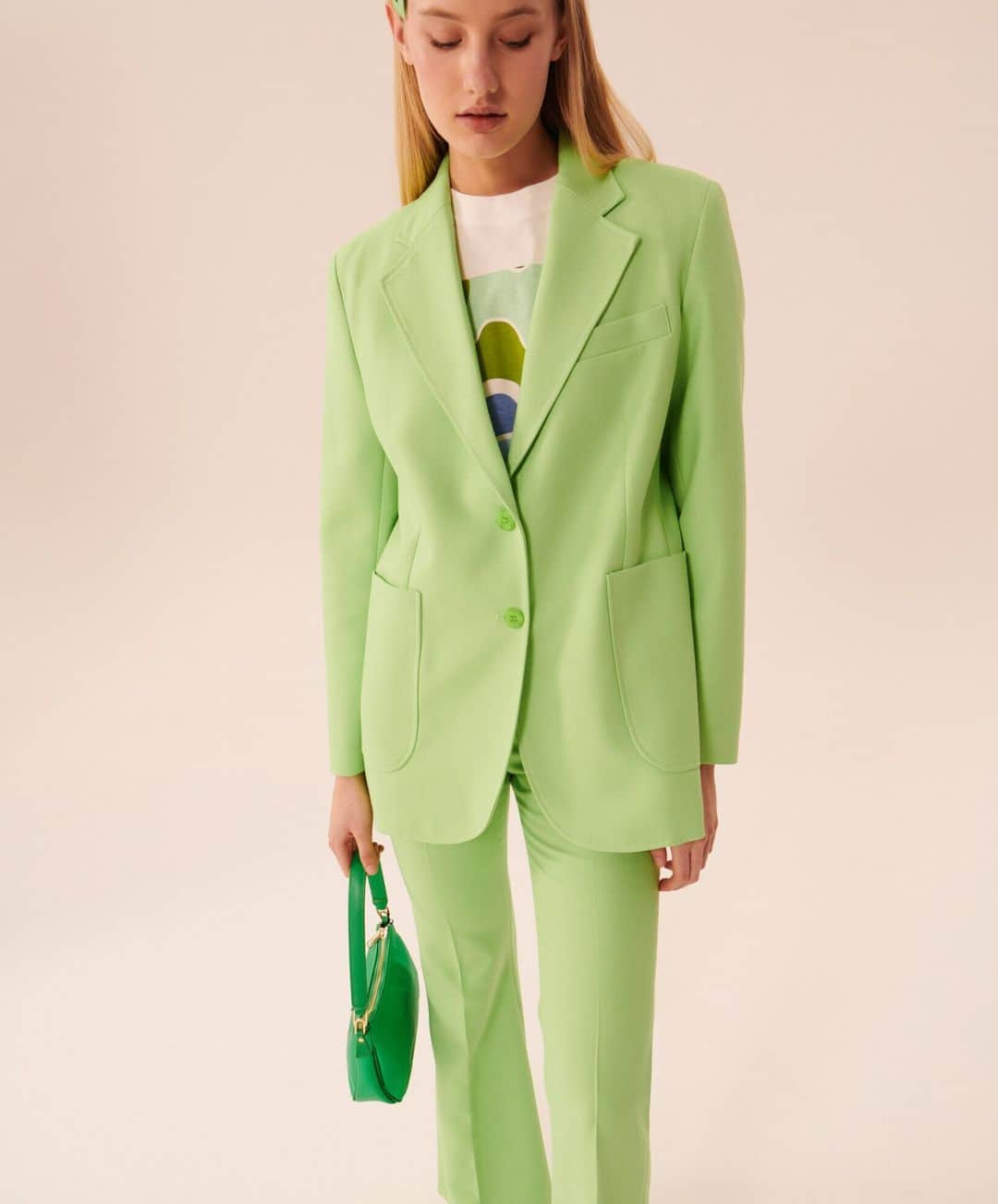 タラジャーモンのインスタグラム：「Green look for sunny days.  #tarajarmon #fashion #PE23 #newin」